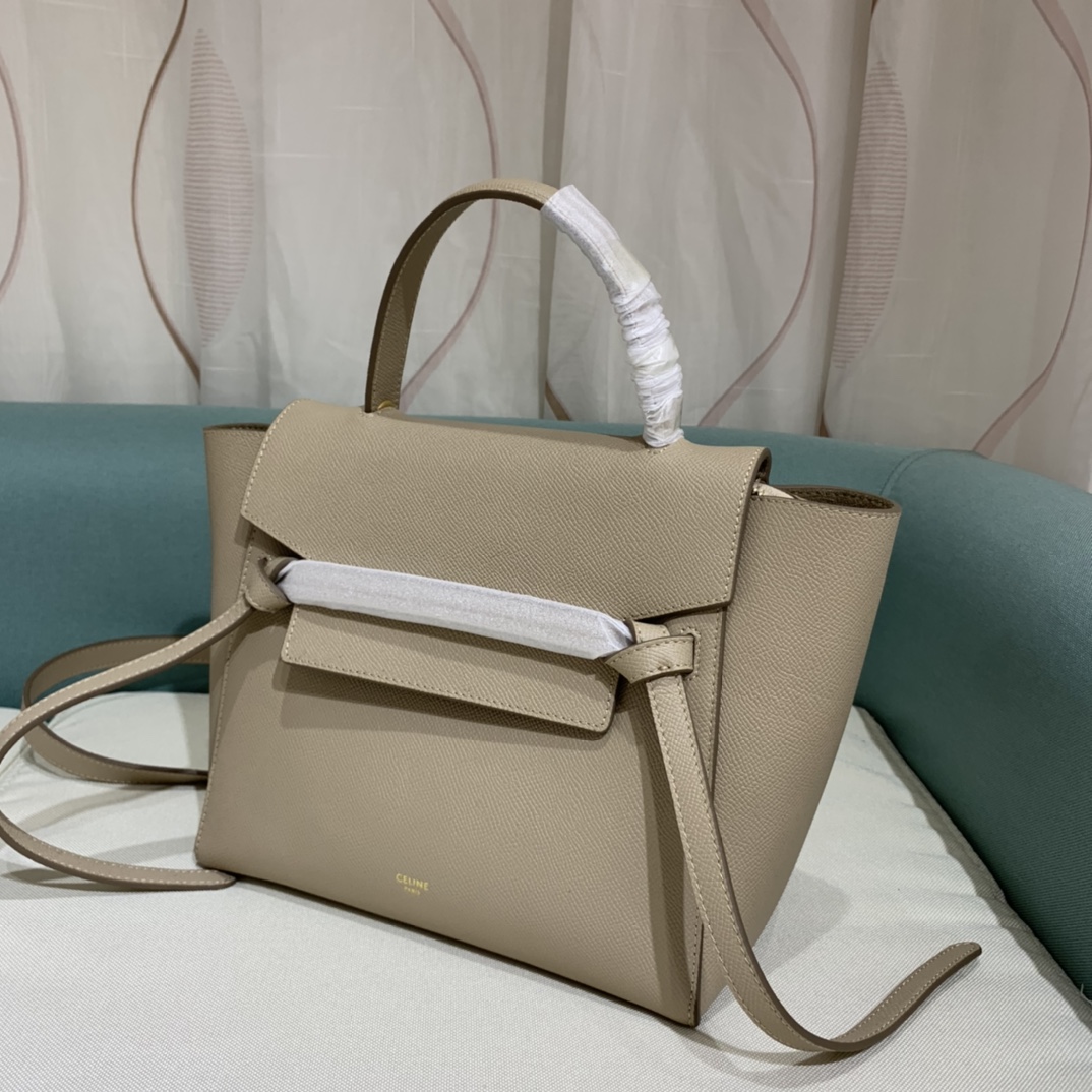 セリーヌ「Celine」Beltシリーズ マイクロサイズ レザーバッグ