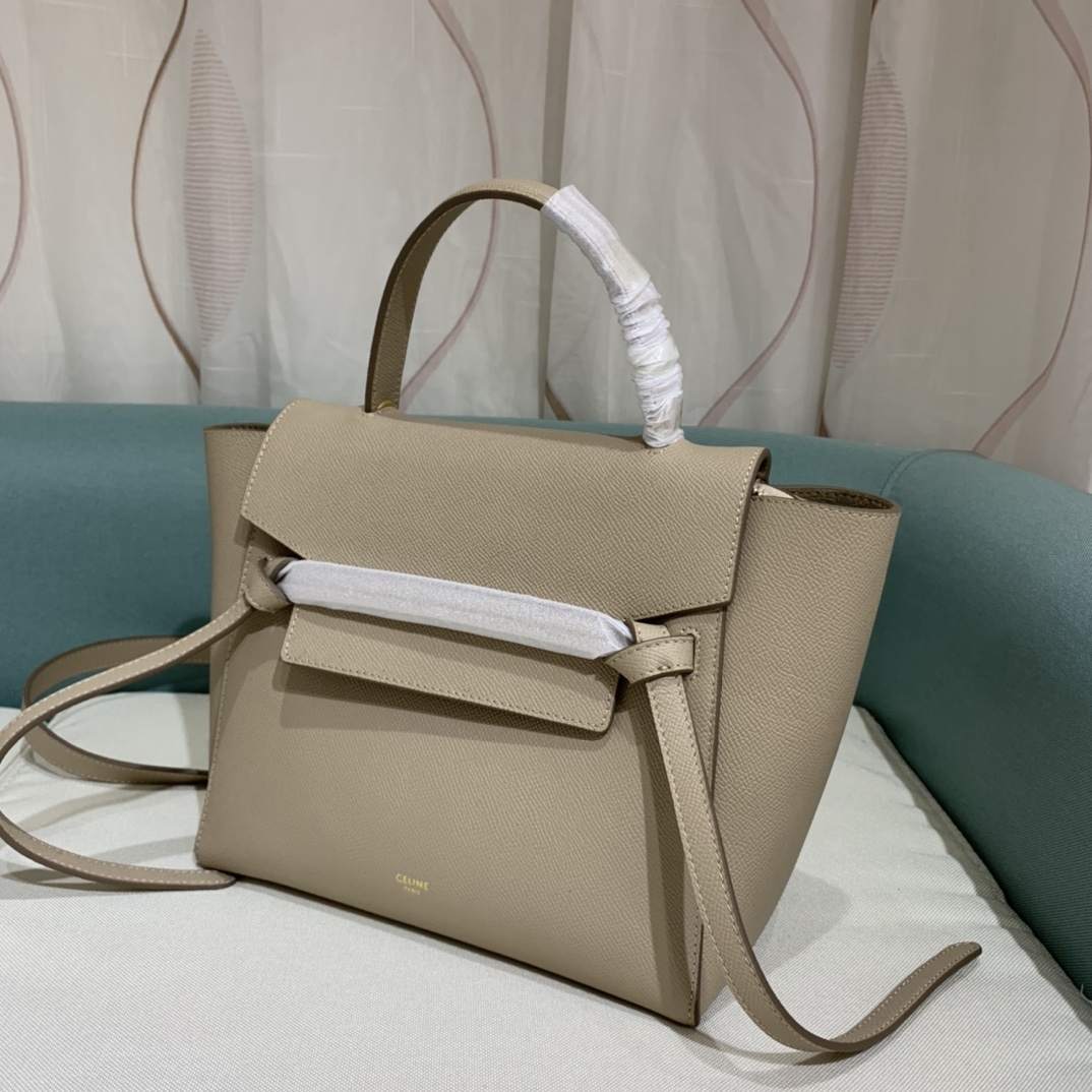 セリーヌ「Celine」Beltシリーズ マイクロサイズ レザーバッグ