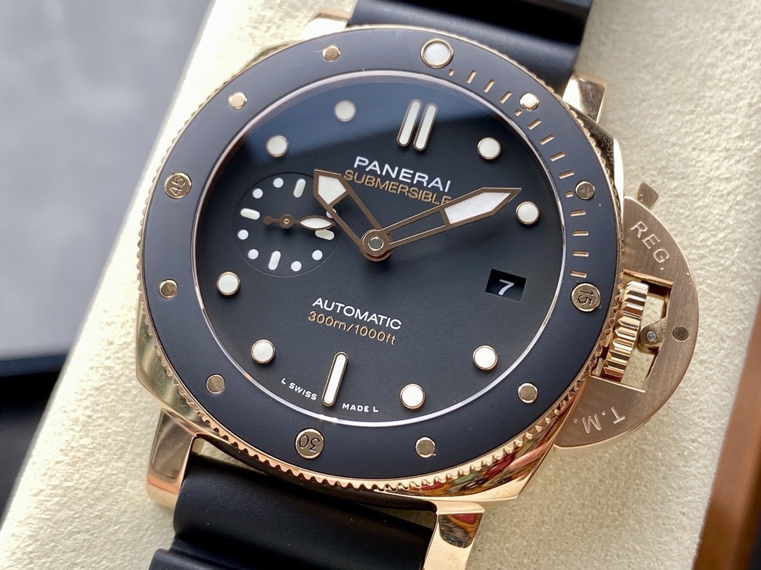 パネライ「Panerai」サブマーシブル ゴールドテック44MM/42MM