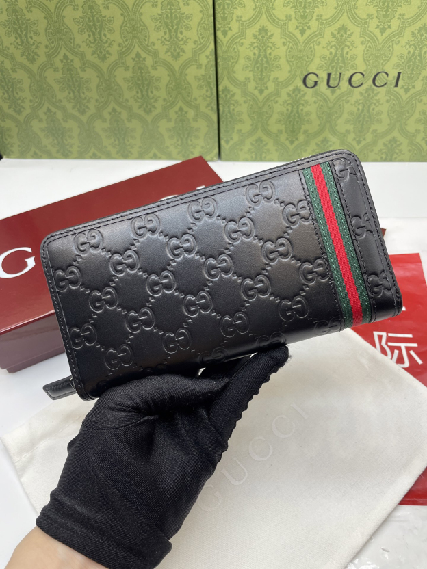 グッチ「Gucci」 オフィディア GG コンチネンタルウォレット