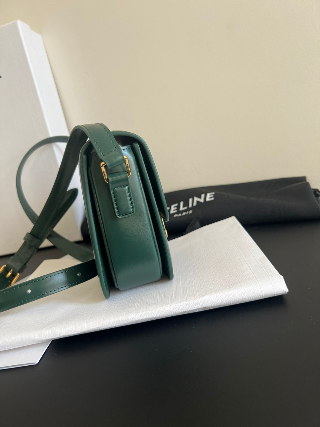 セリーヌ「Celine」CELINE トリオンフ ダブルCロック ウォレット