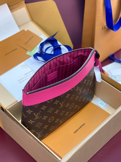 ルイ・ヴィトン「Louis Vuitton」ポシェット･ヴォワヤージュ スープル