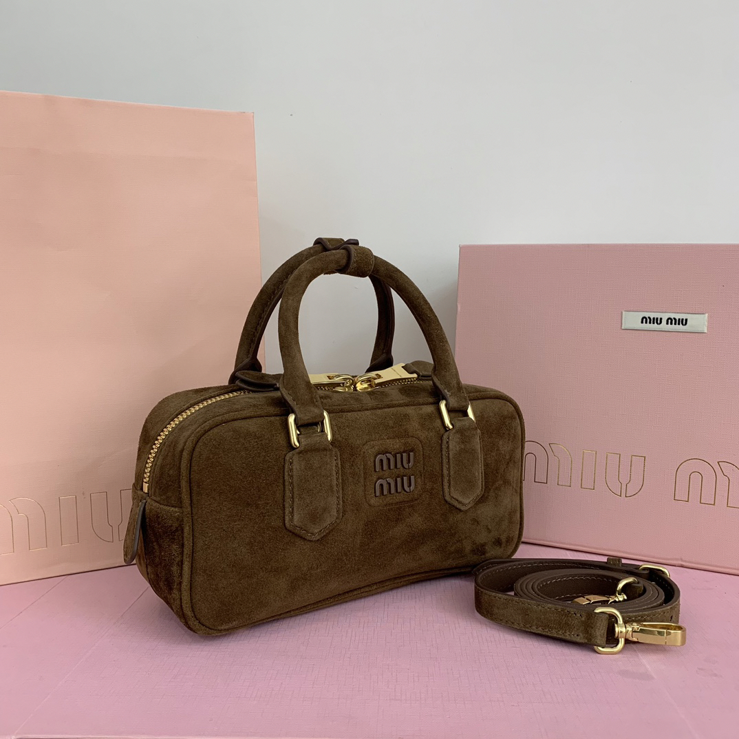 ミュウミュウ「Miu Miu」レディースArcadia鹿の毛皮のハンドバッグ斜め掛けバッグです