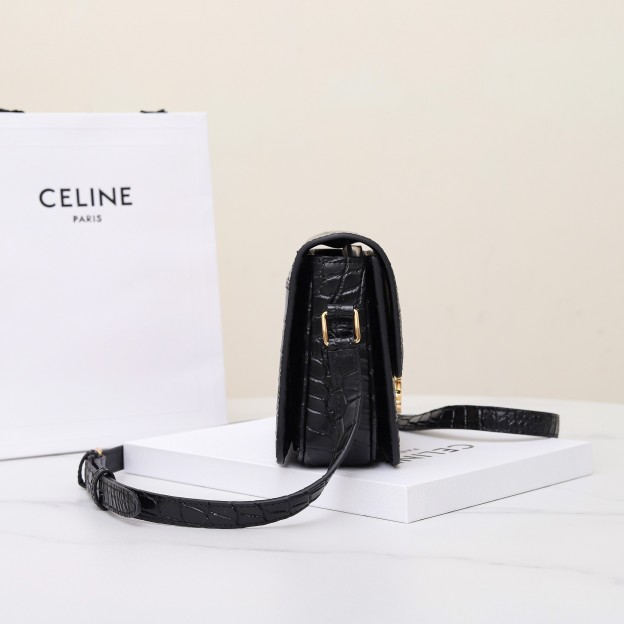 セリーヌ「Celine」クロコダイルエンボス トリアンンフ ショルダーバッグ