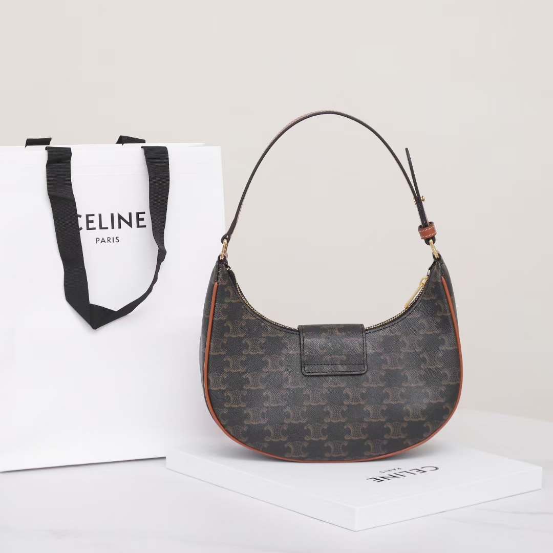 セリーヌ「Celine」 AVA モノグラム アンダーアームバッグ