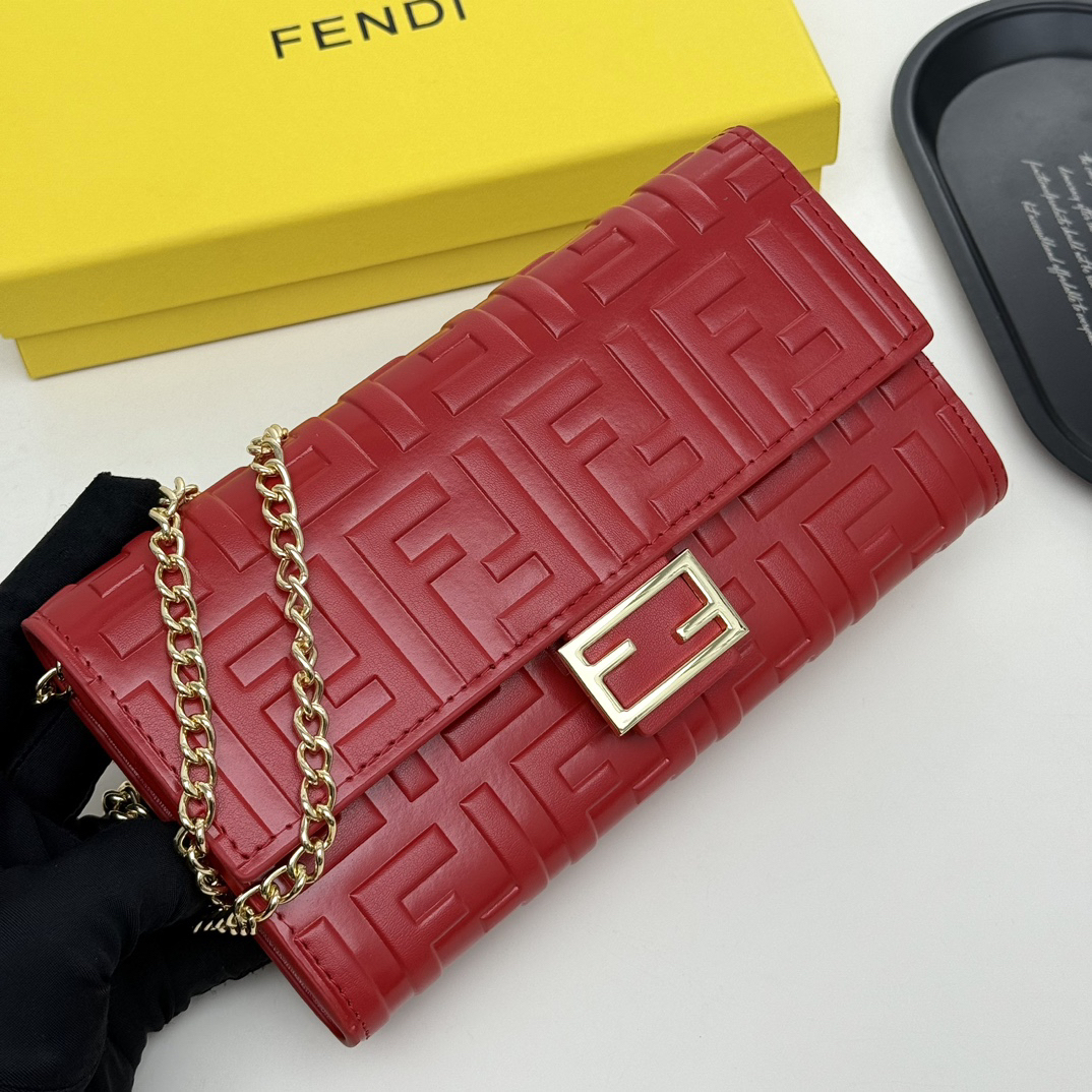 フェンディ「Fendi」マルチファンクション チェーンウォレット