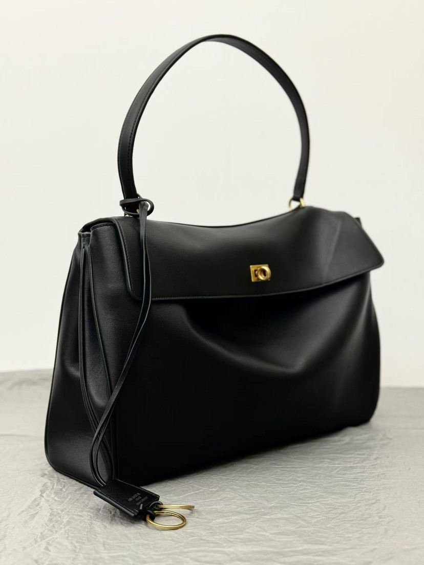 バレンシアガ「Balenciaga」Rodeo クロスボディバッグ