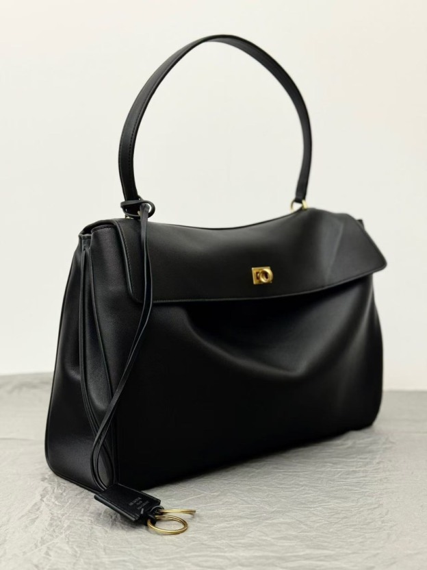 バレンシアガ「Balenciaga」Rodeo クロスボディバッグ