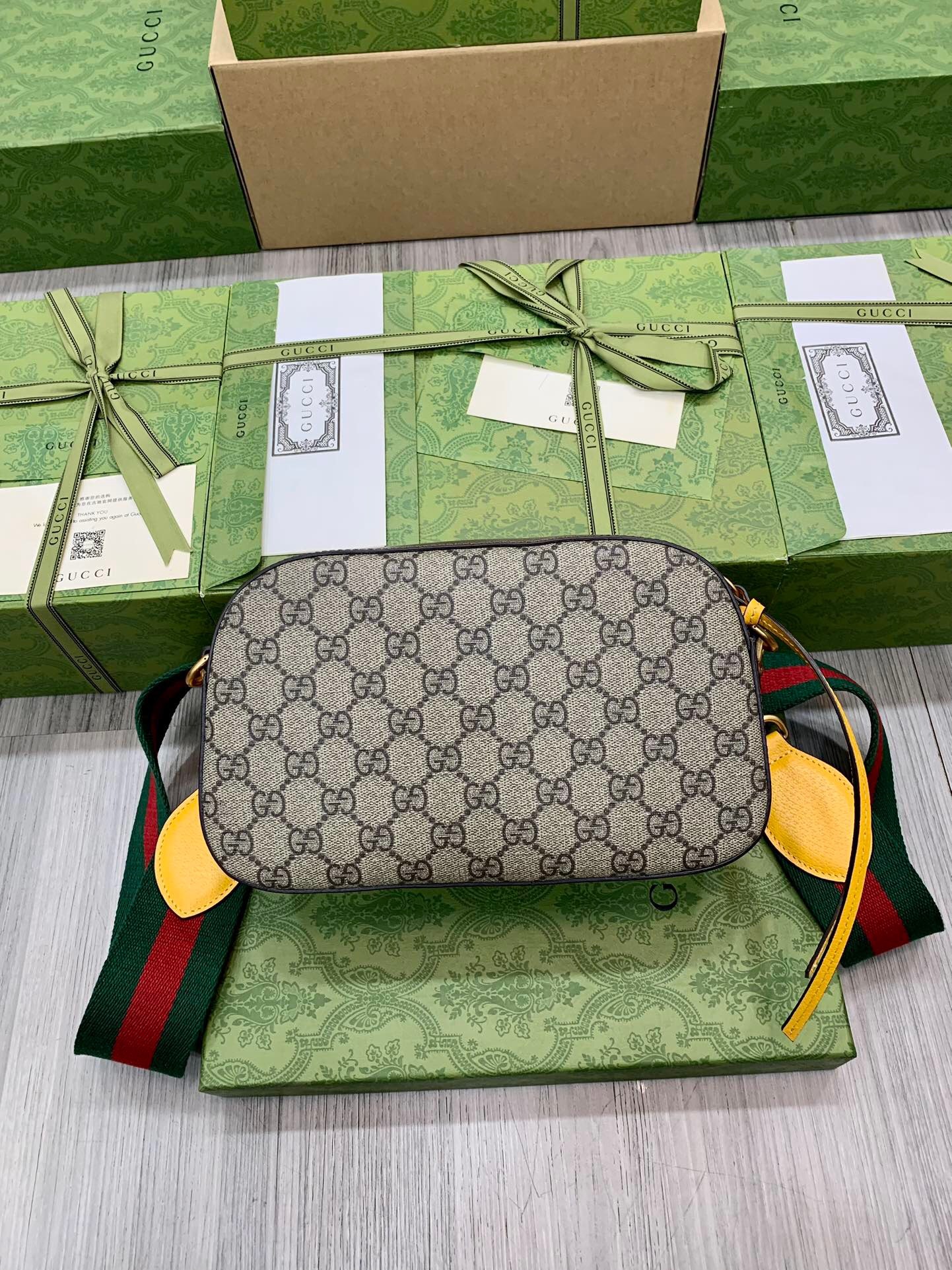 グッチ「Gucci」GG Supreme メッセンジャーバッグ