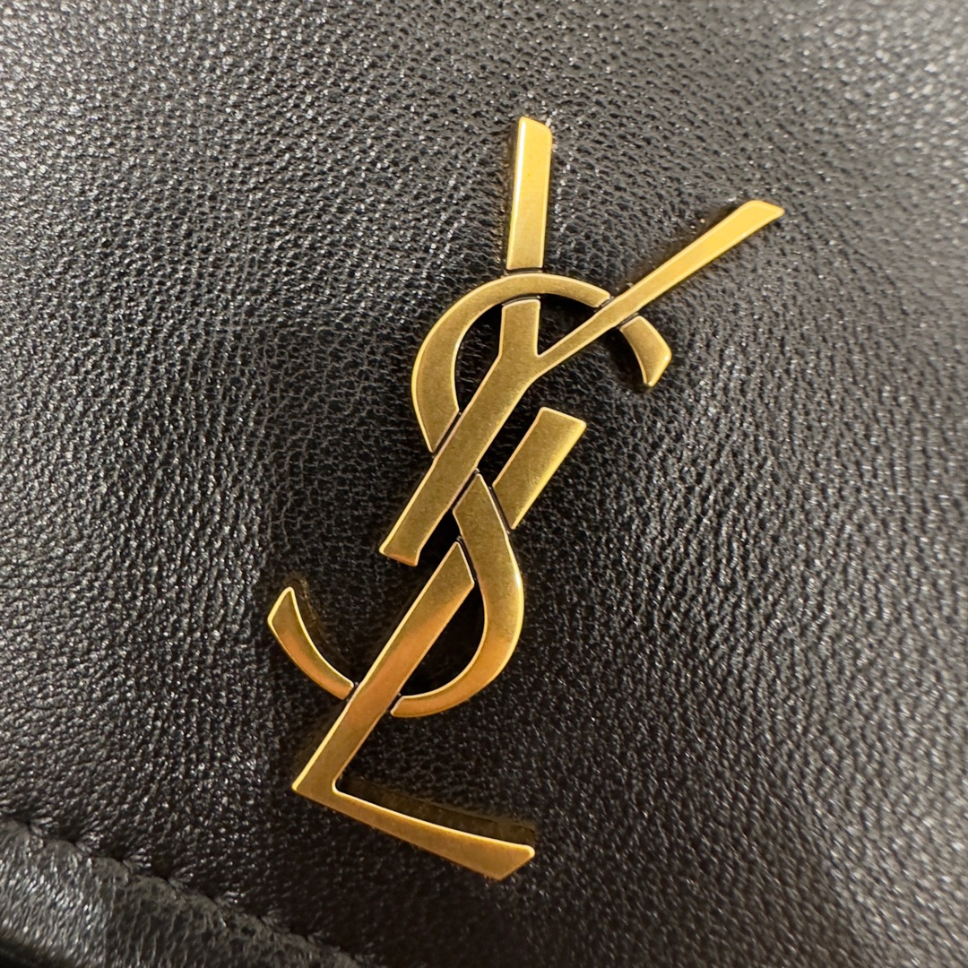 サンローラン「Saint Laurent」‌LE CASSANDRE チェーンバッグ