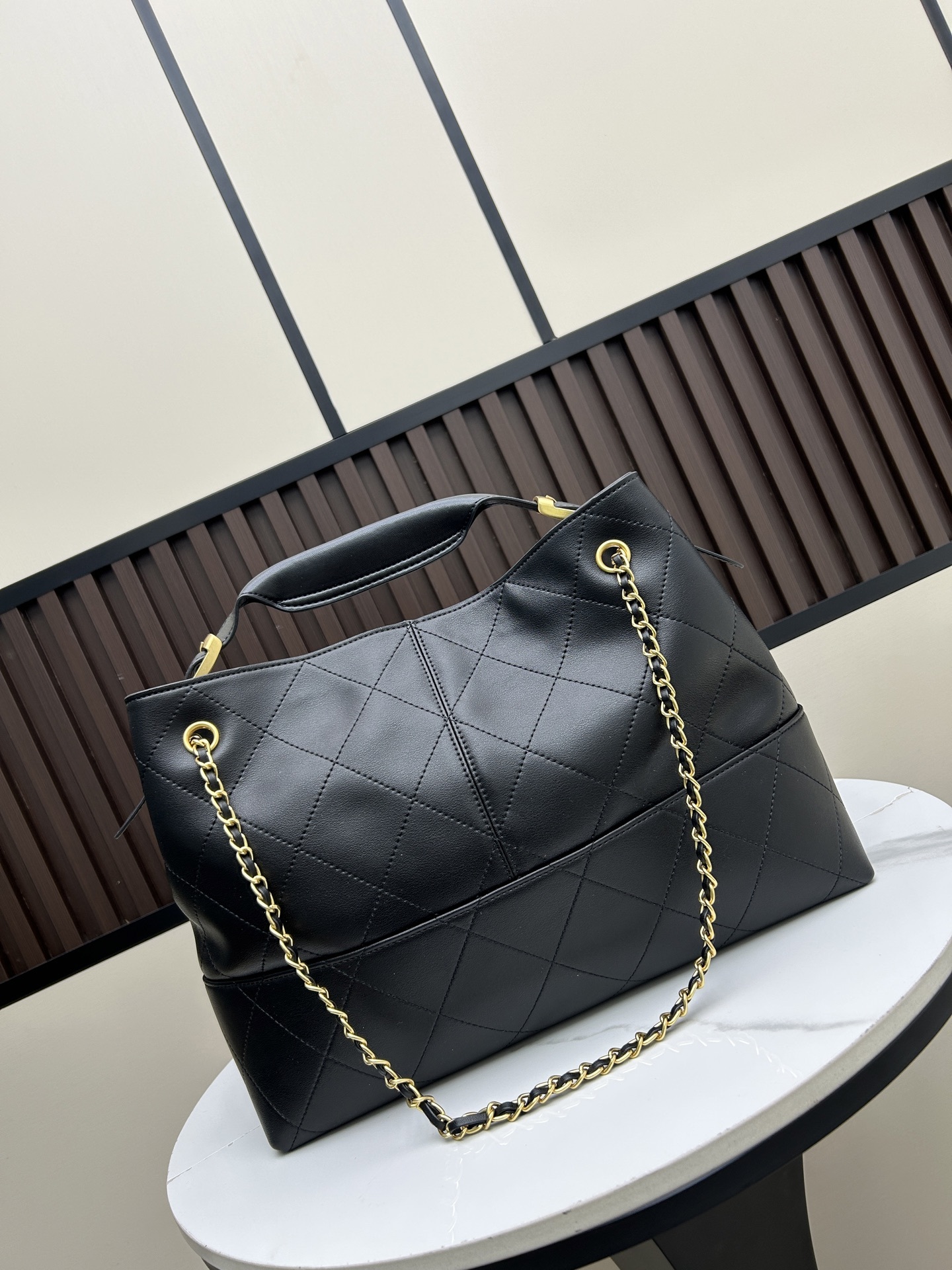 シャネル「Chanel」25A クイルティング トートバッグ アンティークゴールド レディース ショッピングバッグ