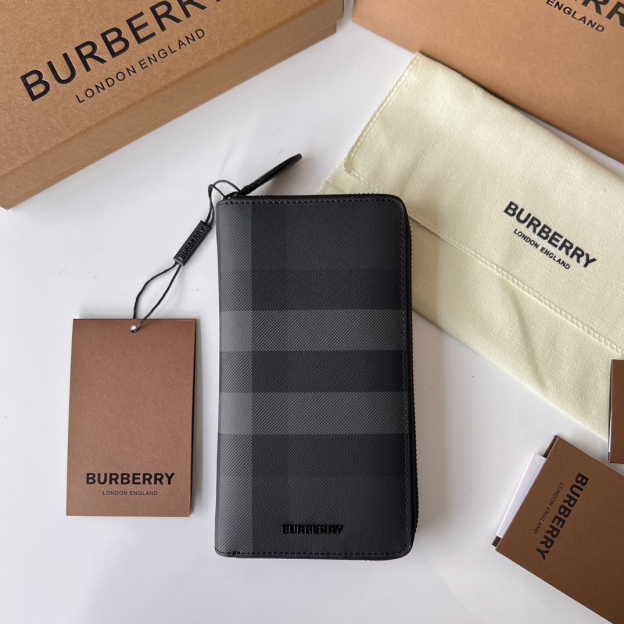 バーバリー「Burberry」London チェック柄 ジップウォレット