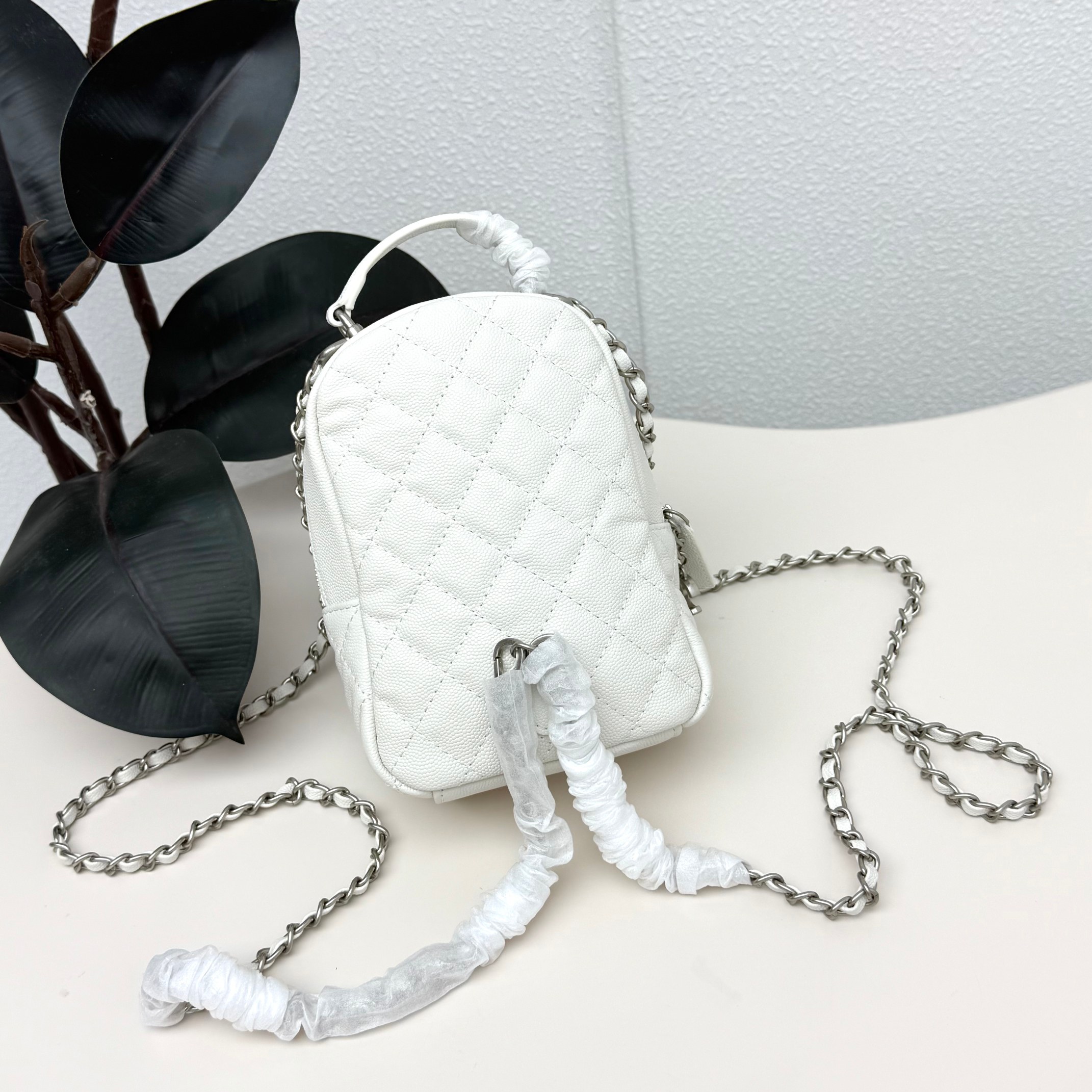 シャネル「Chanel」25C バックパック レザー ミニサイズ