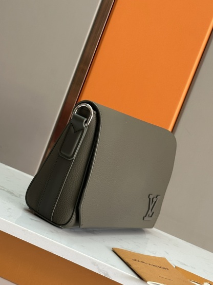 ルイ・ヴィトン「Louis Vuitton」AEROGRAM JM ショルダーバッグ