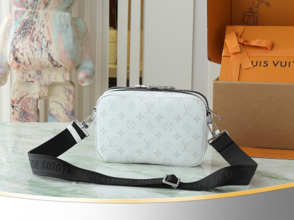 ルイ・ヴィトン「Louis Vuitton」カメラバッグ モノグラム エクリプス