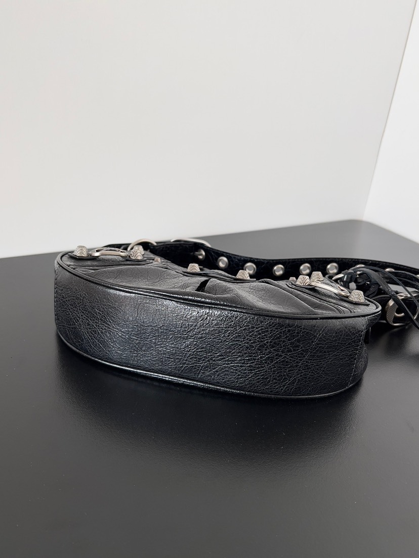 バレンシアガ「Balenciaga」スモール ハンドバッグ