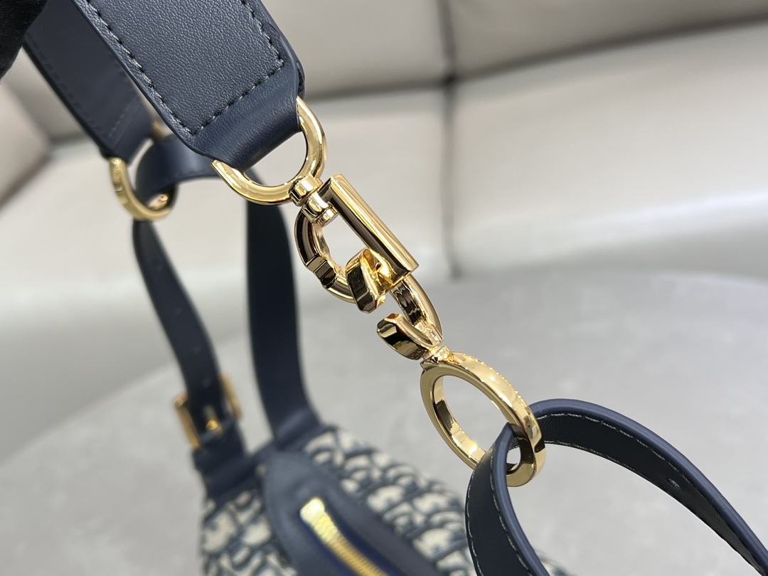 ディオール「Dior」オブリーク ミディアム ショルダーバッグ