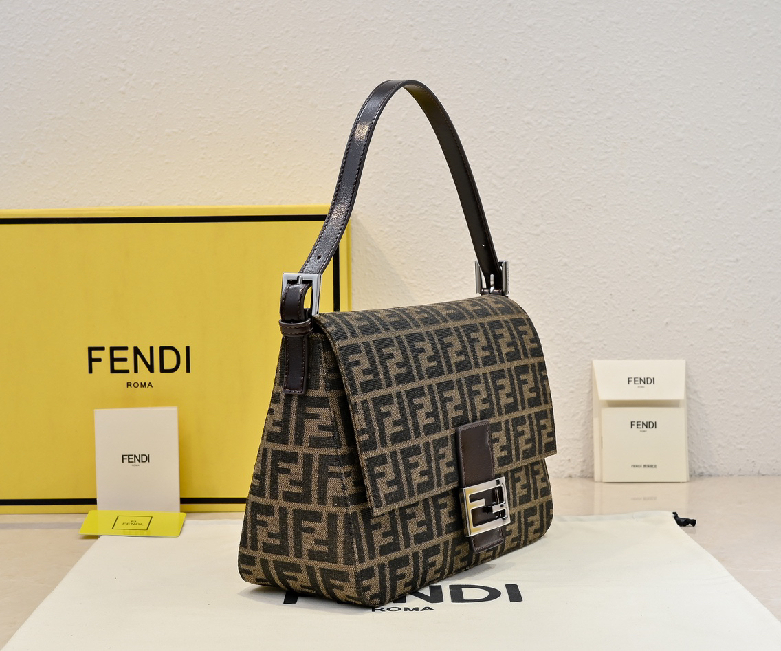 フェンディ「Fendi」vintage 法棍バッグ アンダーアームバッグ