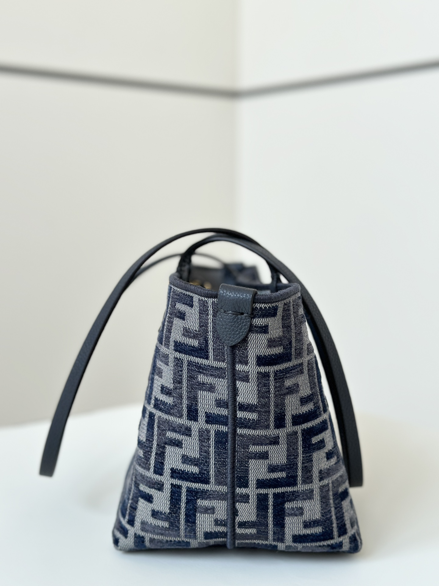 フェンディ「Fendi」2024秋冬コレクション Roll 大号ハンドバッグ