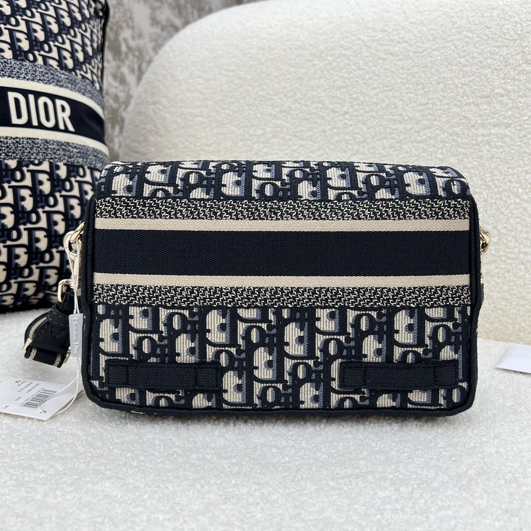 ディオール「Dior」オブリーク エンボスド ショルダーバッグ ブルー