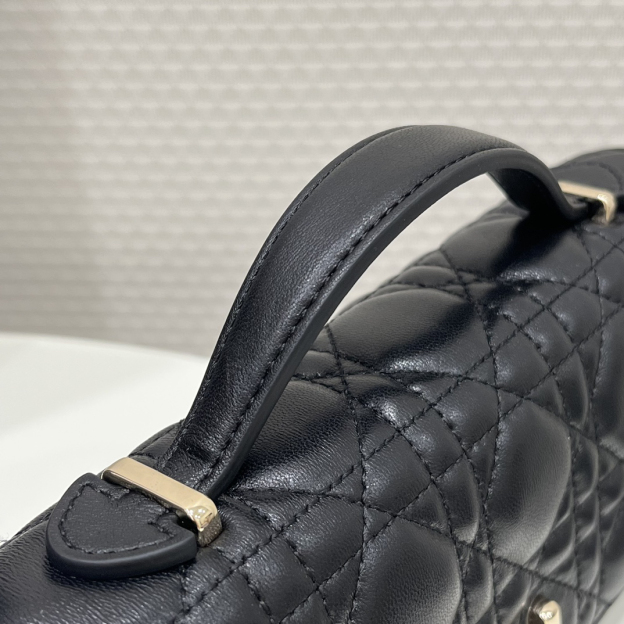 ディオール「Dior」レディ ディオール パールチェーン ハンドバッグ