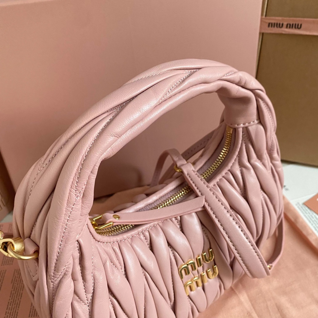 ミュウミュウ「Miu Miu」スノーピンク トップハンドルバッグ ラムスキン