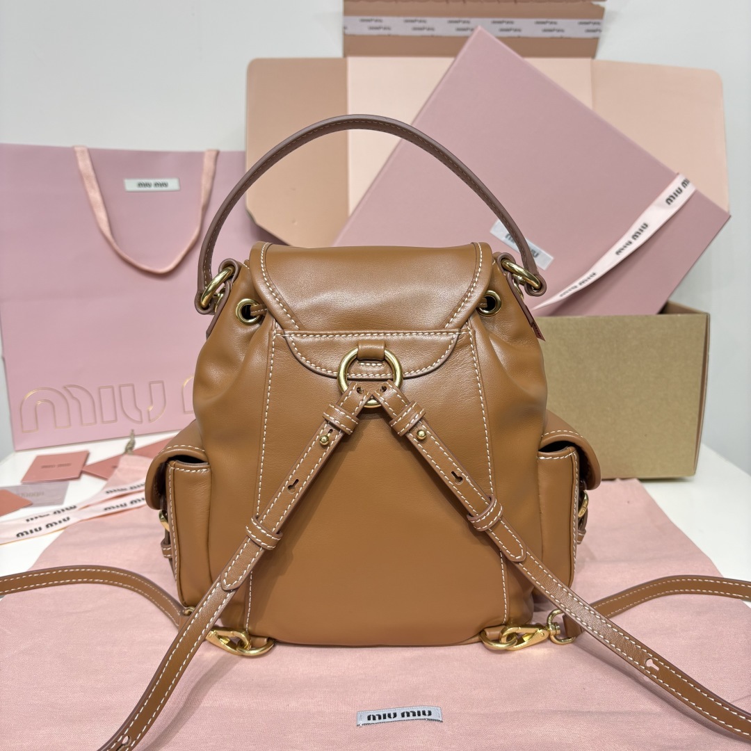 ミュウミュウ「Miu Miu」キャンパス バックパック レザー マルチポケット