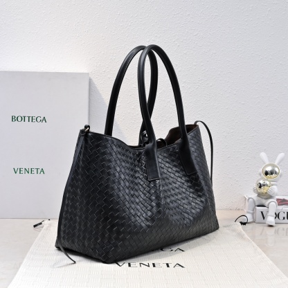 ボッテガ・ヴェネタ「Bottega Veneta」ピナコテカ トートバッグ ミディアム イントレチャート レザー