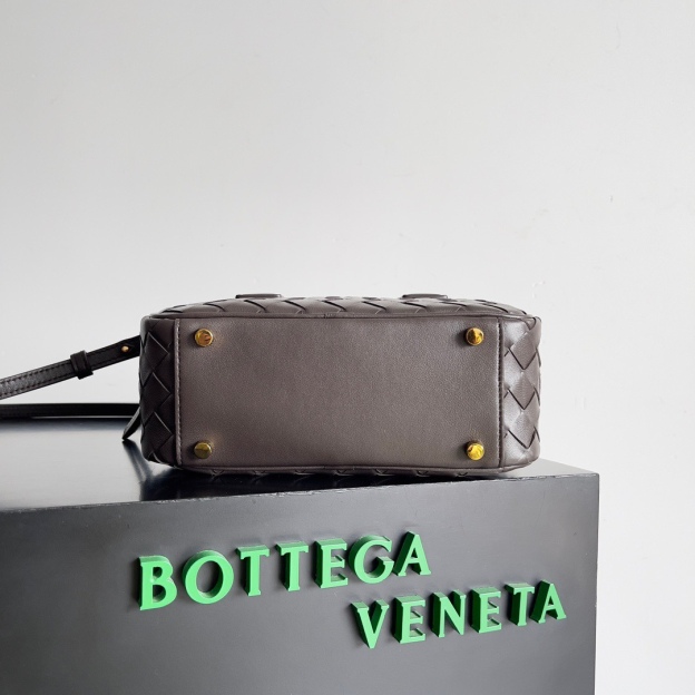 ボッテガ・ヴェネタ「Bottega Veneta」ゲットアウェイ スクエアバッグ イントレチャート レザー