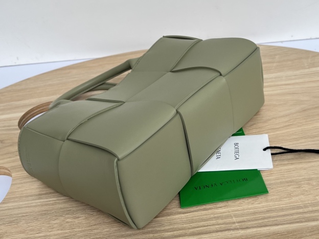 ボッテガ・ヴェネタ「Bottega Veneta」Mini Tote 3GG ショルダーバッグ