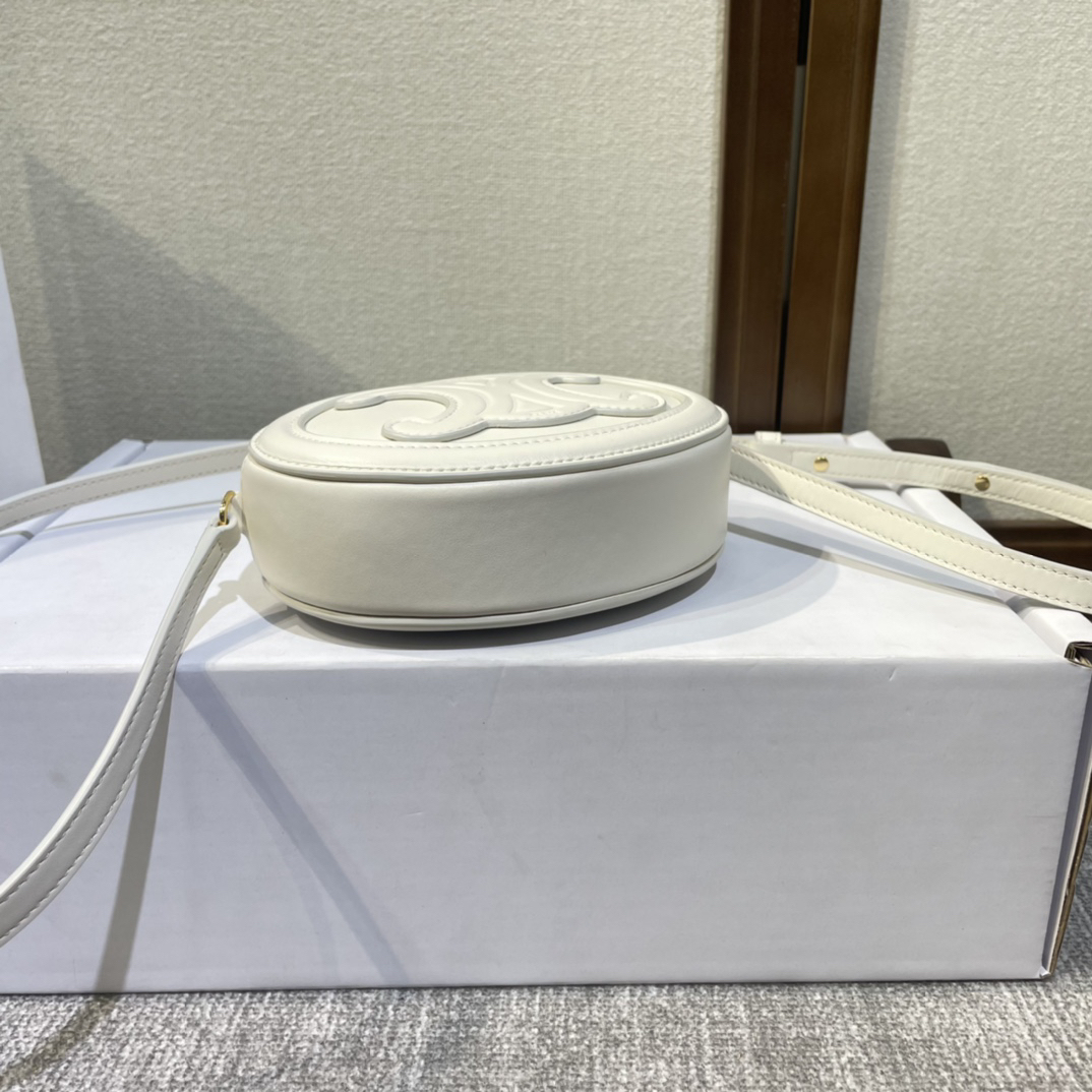 セリーヌ「Celine」TRIOMPHE ミニ ムーンケーキバッグ