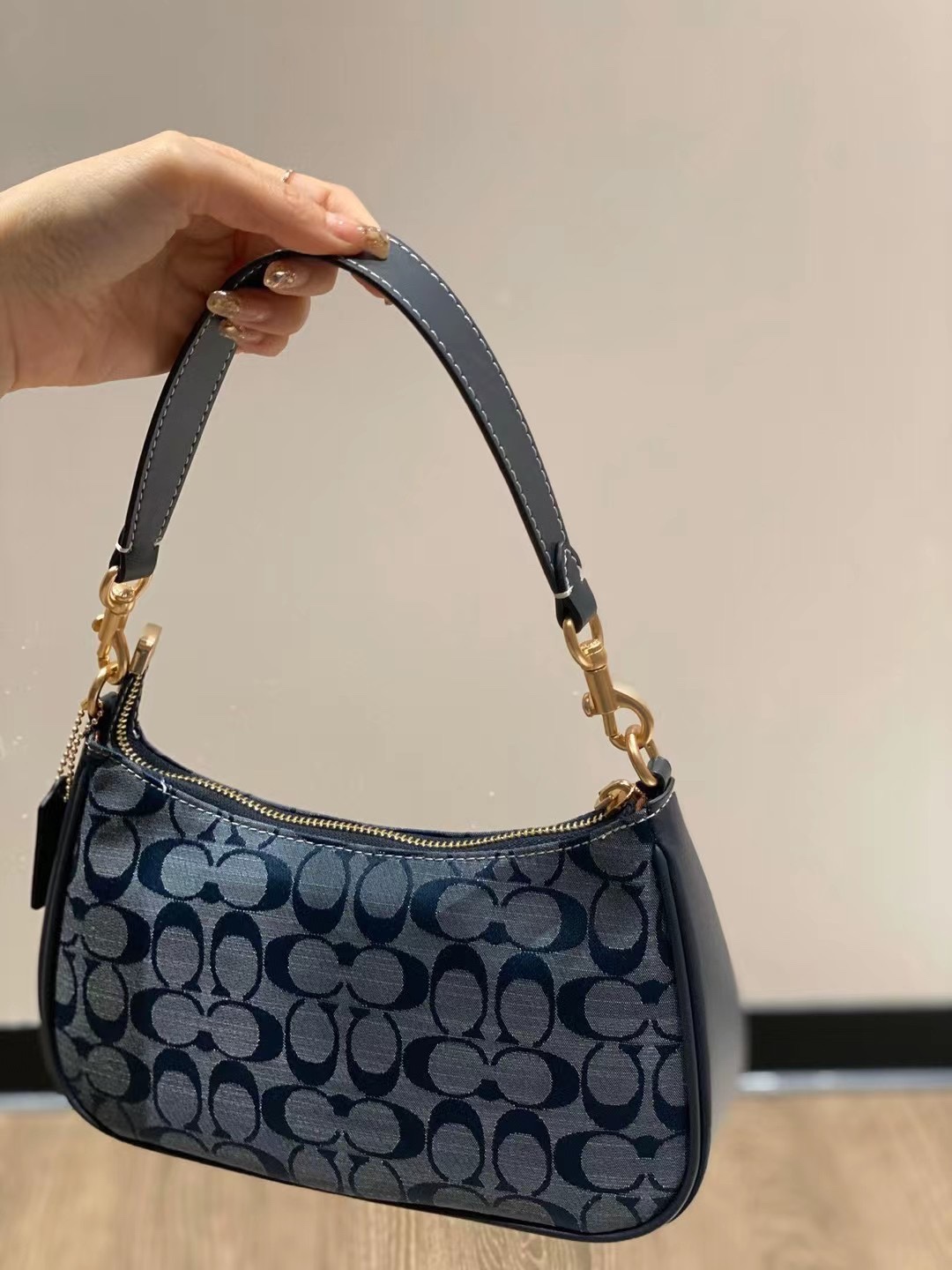 コーチ「Coach」Teri ショルダーバッグ