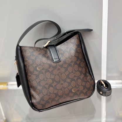 コーチ「Coach」シグネチャー ジャカード アンダーアームバッグ