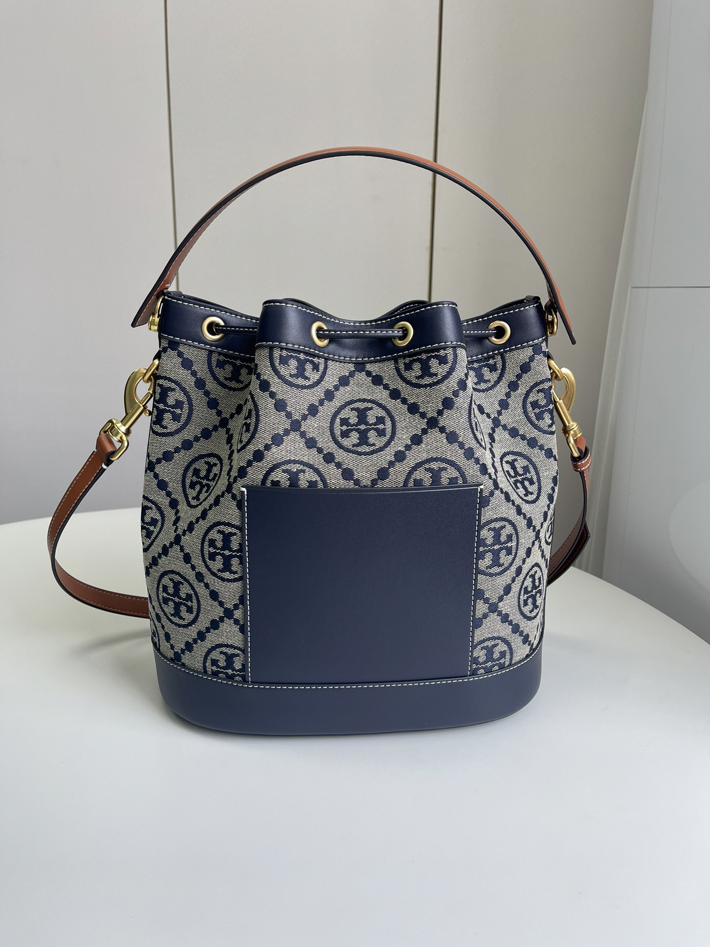 トリー バーチ「Tory Burch」 T Monogram バケットバッグ