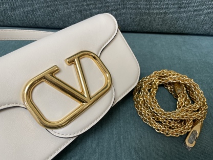 ヴァレンティノ「Valentino」 GARAVANI MINILOC ショルダーバッグ