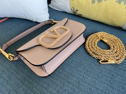 ヴァレンティノ「Valentino」 GARAVANI MINI LOCÒ チェーンバッグ