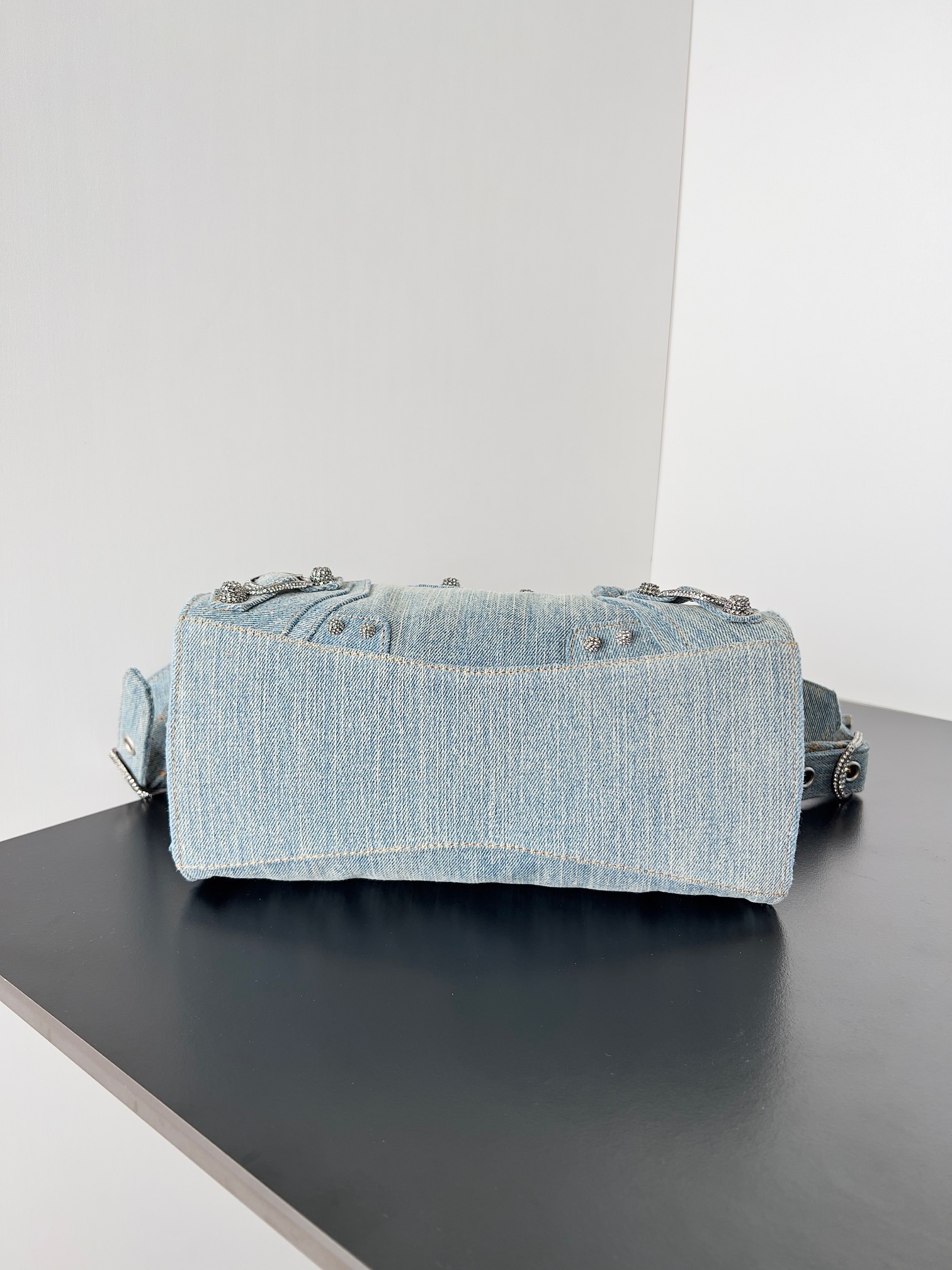 バレンシアガ「Balenciaga」Denim Motocross Bag