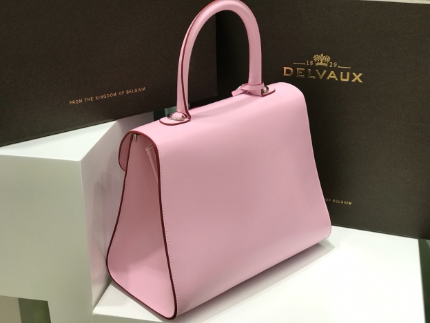デルヴォー「Delvaux」ミニアーチャー ショルダーバッグ