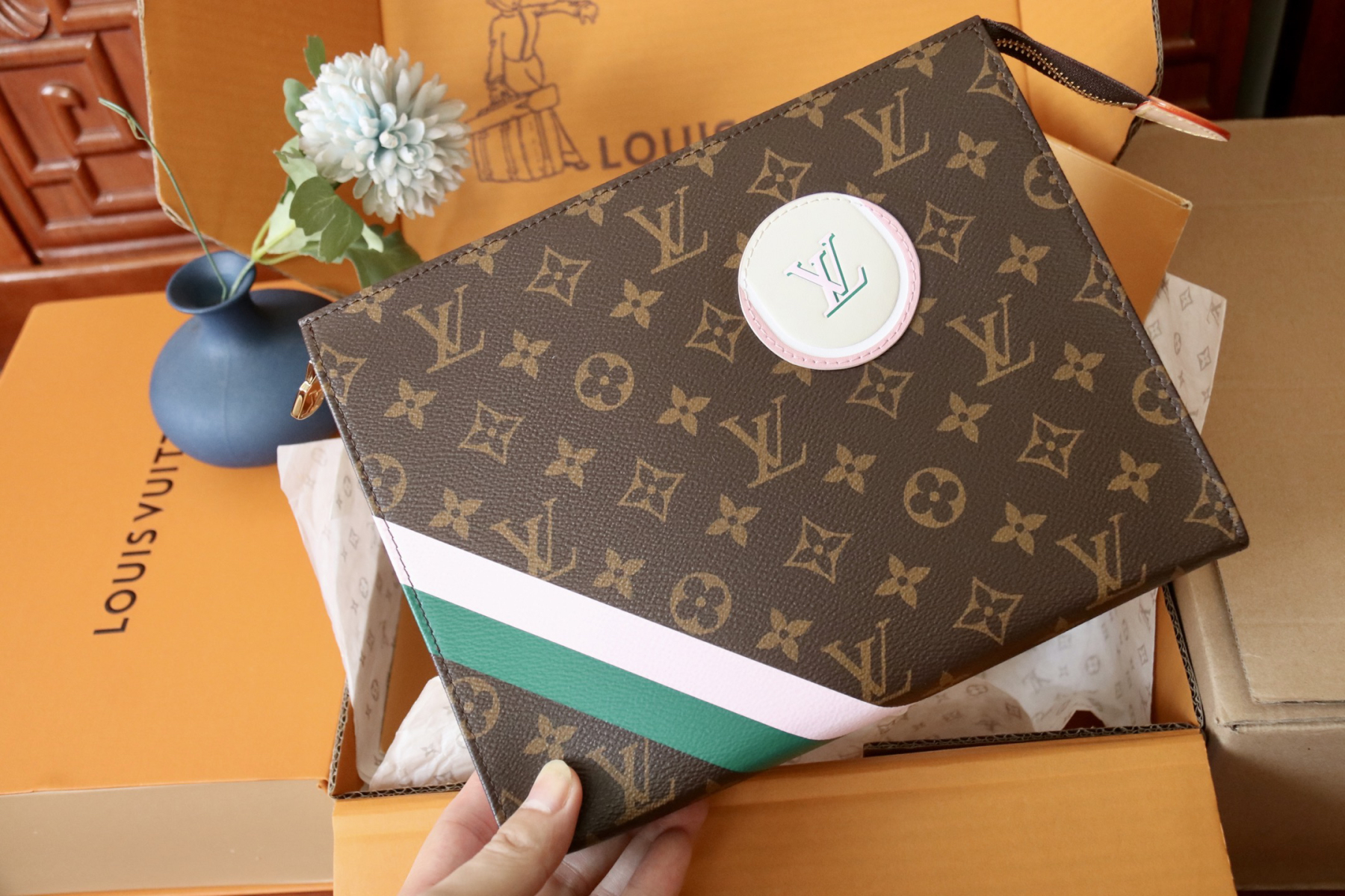 ルイ・ヴィトン「Louis Vuitton」Poche コスメケース