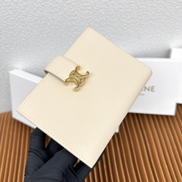 セリーヌ「Celine」VICTOIRE スムースレザー ミディアムウォレット