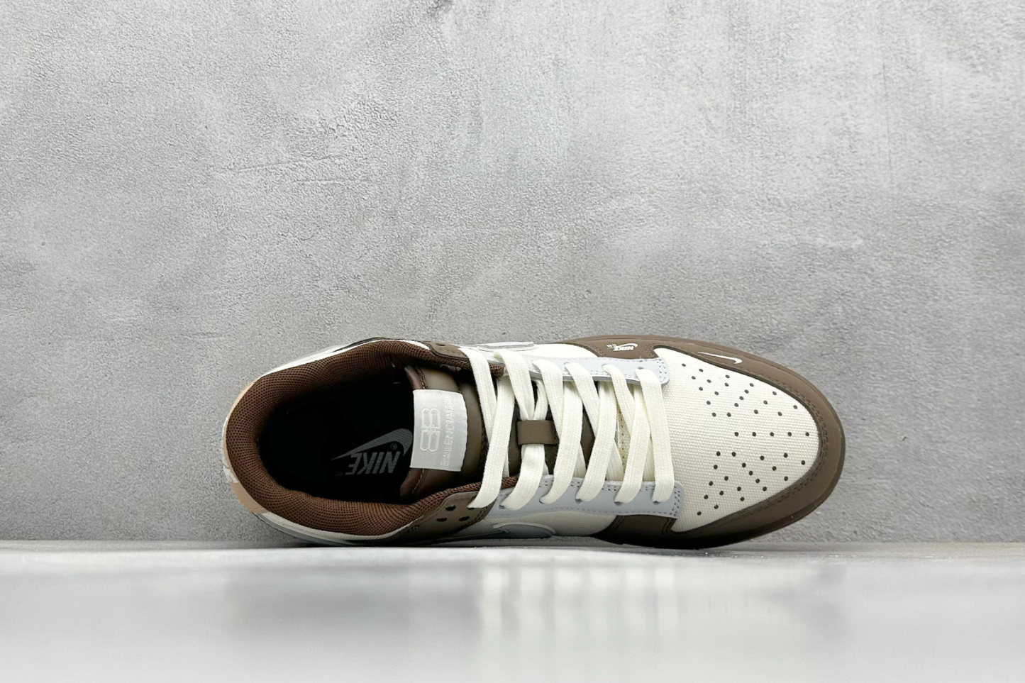 「コラボモデル」Balenciaga x NikeSB Dunk Low "White/Brown/Grey Mini Swoosh" スケートシューズ
