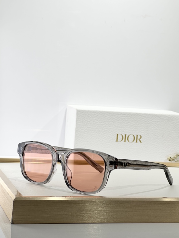 ディオール「Dior」So Real サングラス