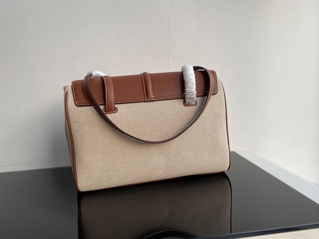 セリーヌ「Celine」SOFT 16 レザー ショルダーバッグ