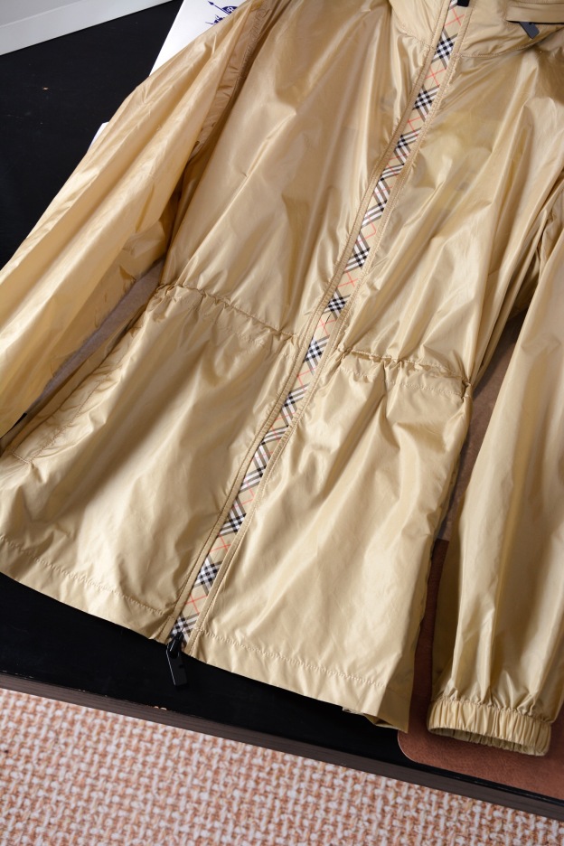 バーバリー「Burberry」Kensington Trench Coat