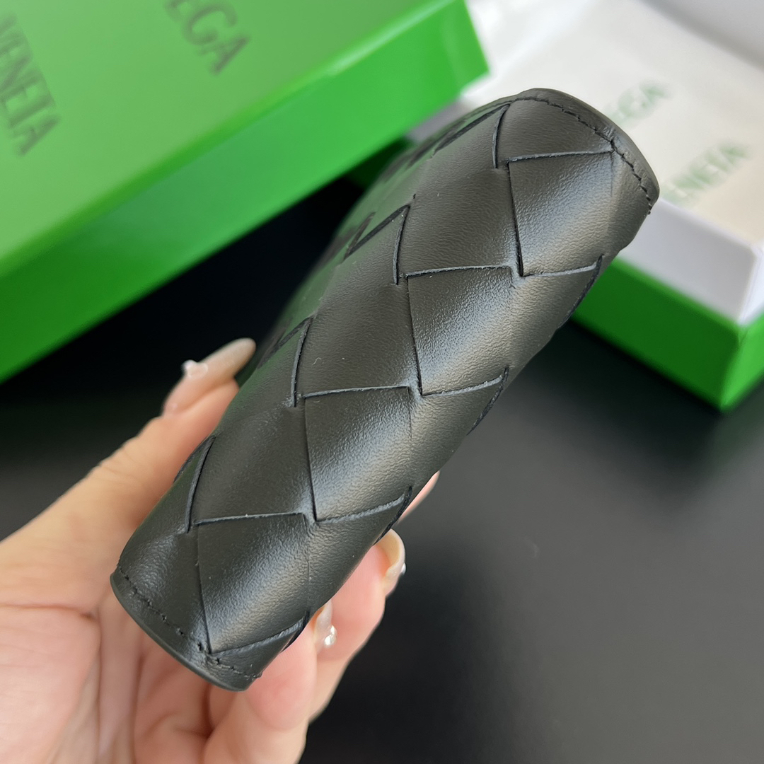 ボッテガ・ヴェネタ「Bottega Veneta」Intrecciato コインポケット付きショートウォレット