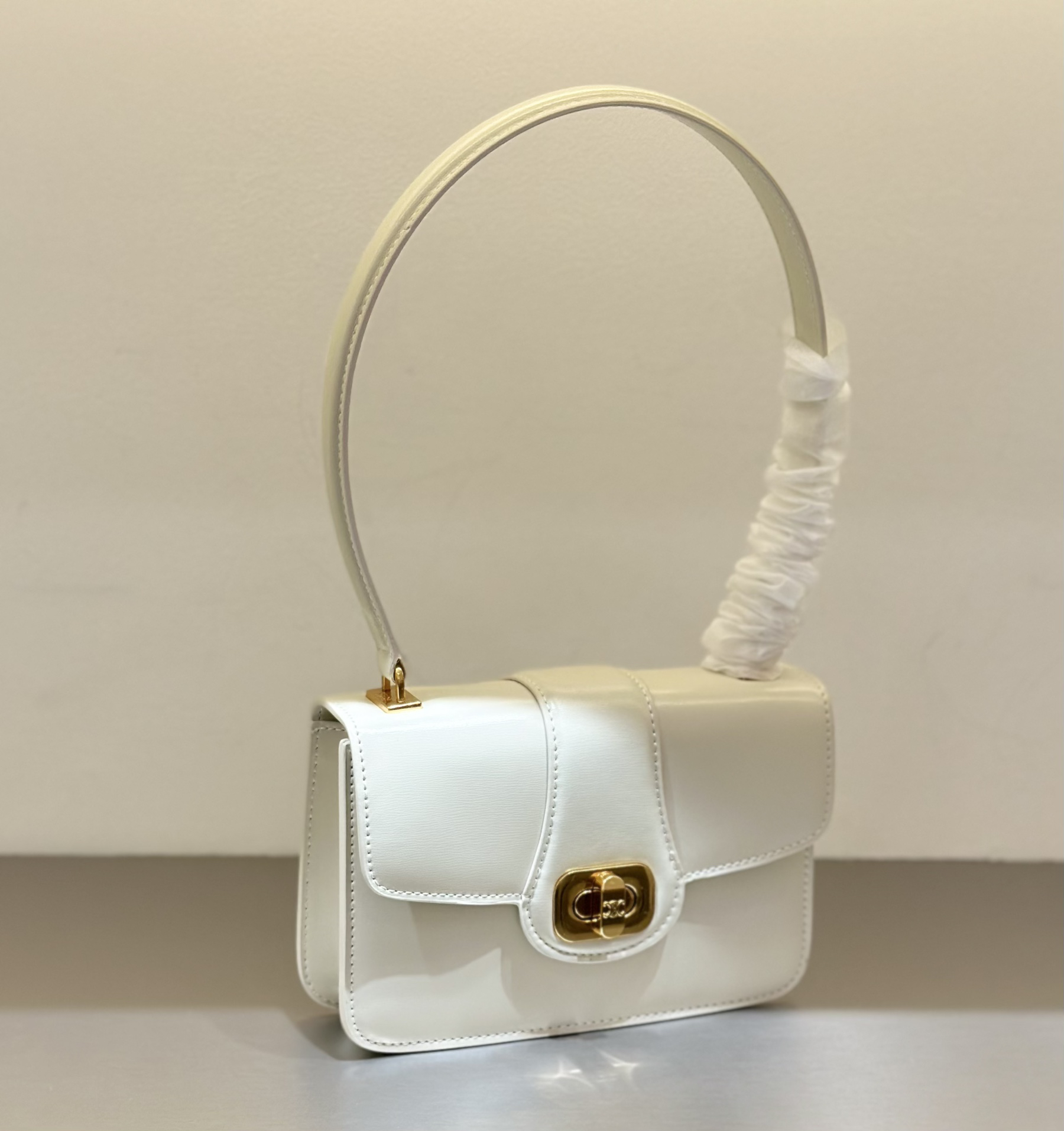 セリーヌ「Celine」TEEN LUNE BLANCHE レザー ショルダーバッグ