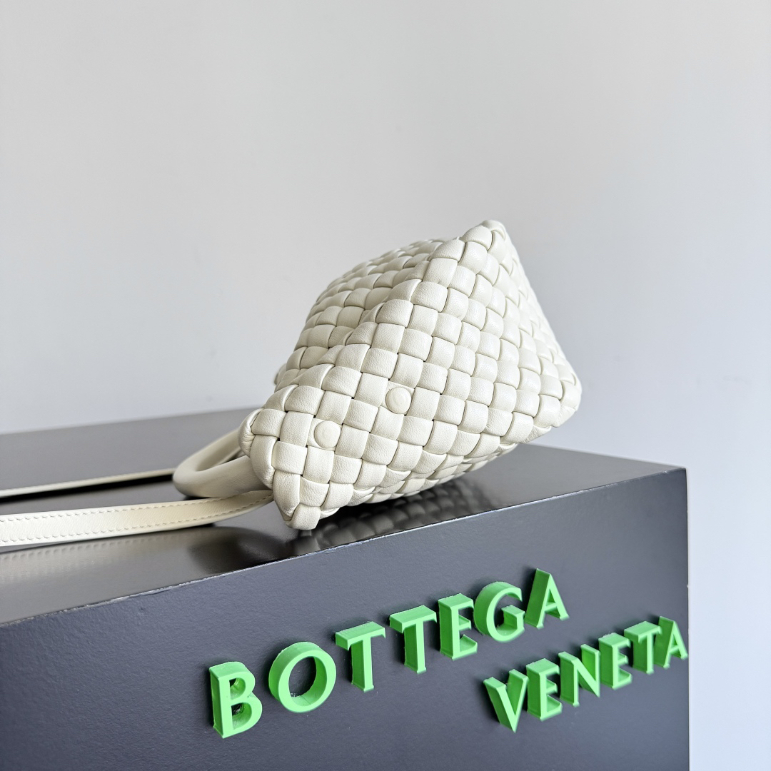 ボッテガ・ヴェネタ「Bottega Veneta」Mini Cobble げバッグ