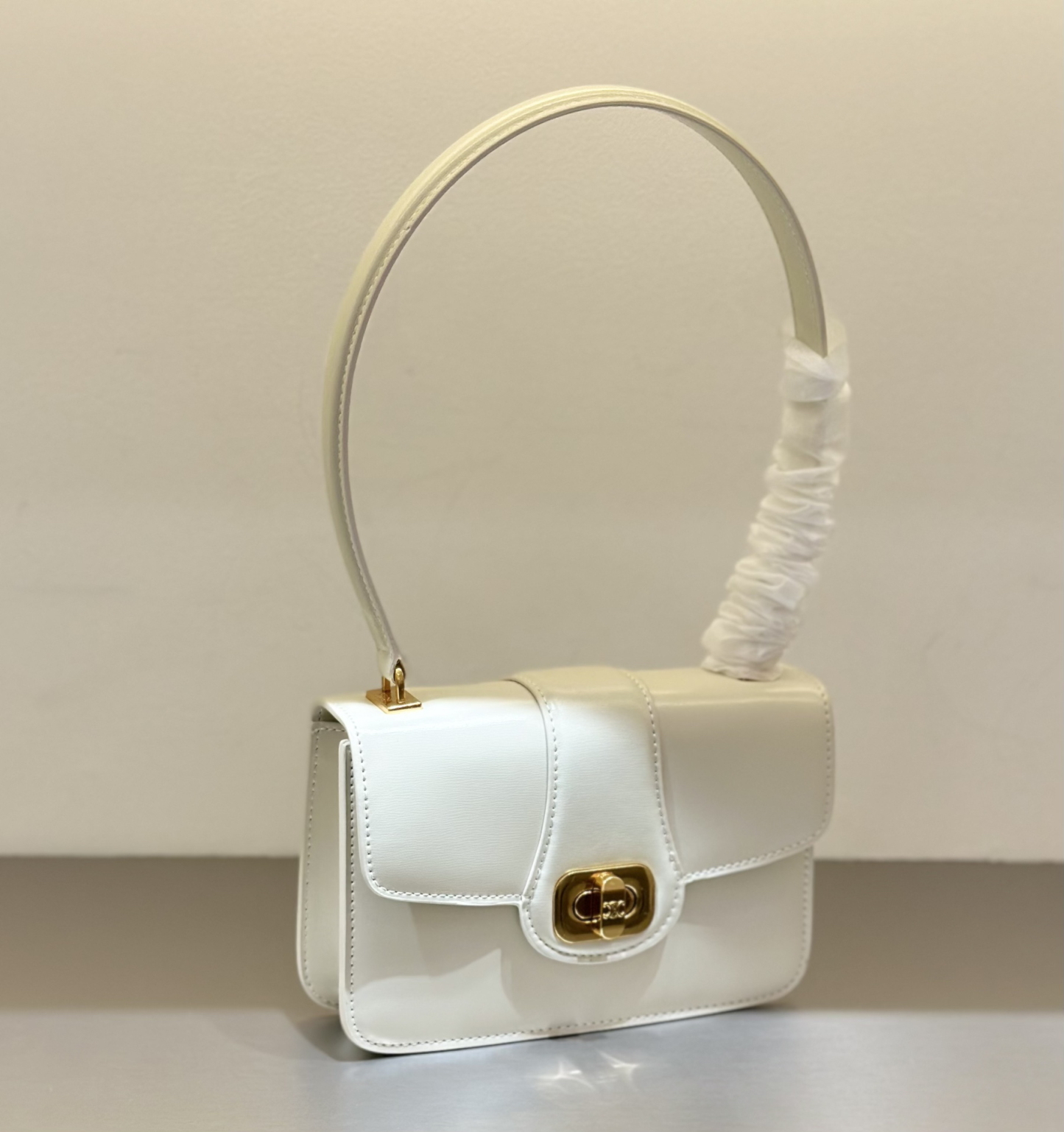 セリーヌ「Celine」TEEN LUNE BLANCHE レザー ショルダーバッグ