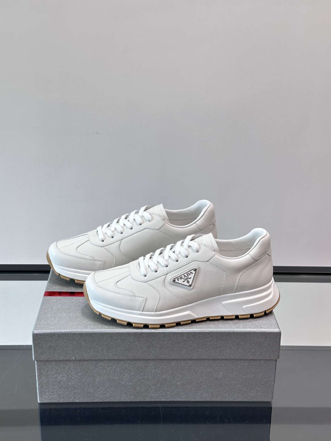 プラダ「Prada」メンズ スポーツ スニーカー