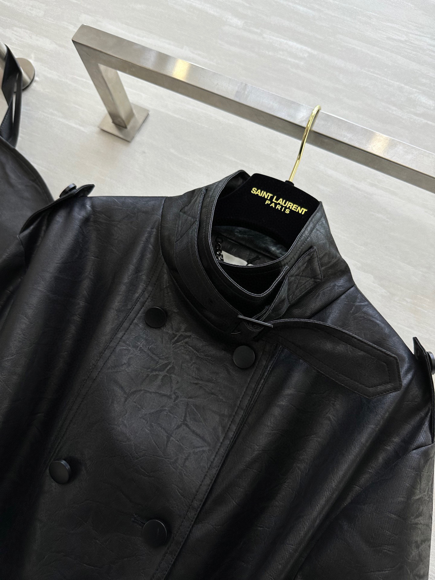 サンローラン「Saint Laurent」エコレザー プリーツ ロングトレンチコート